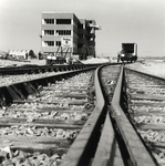 154882 Gezicht op het in aanbouw zijnde hoofdgebouw van het rangeerterrein Kijfhoek van de N.S.